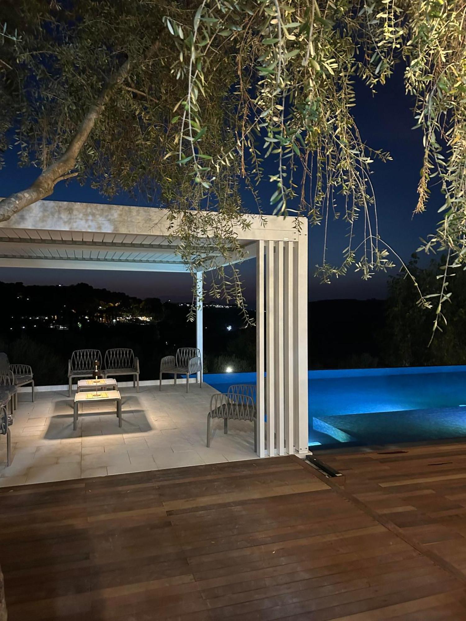 ホテル Borgo Nocchiara カルレンティーニ エクステリア 写真